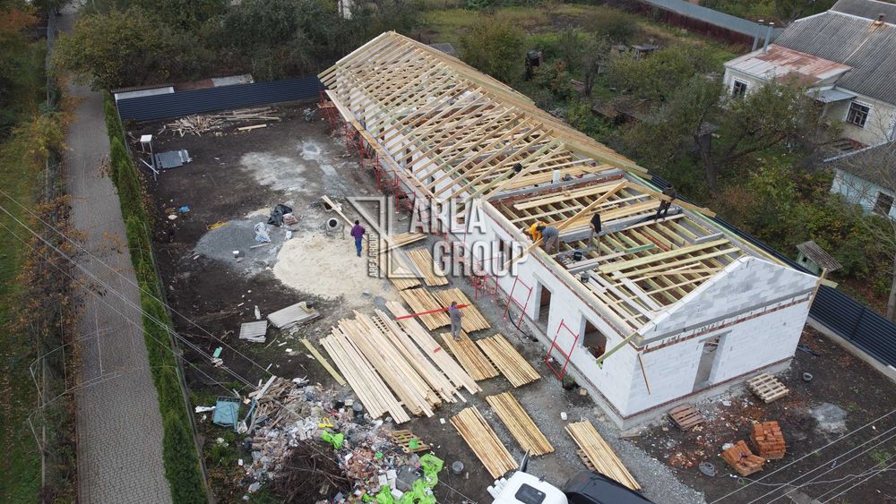 Стильний компактний будинок в класному районі