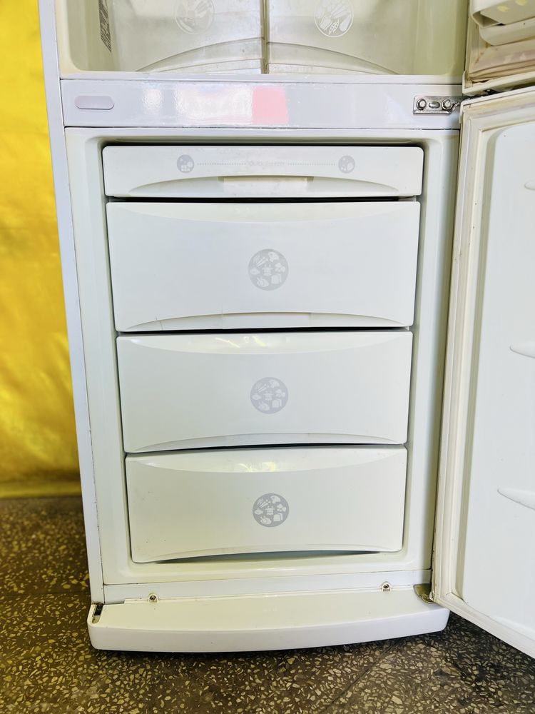 Двухкамерный холодильник LG NoFrost GR389