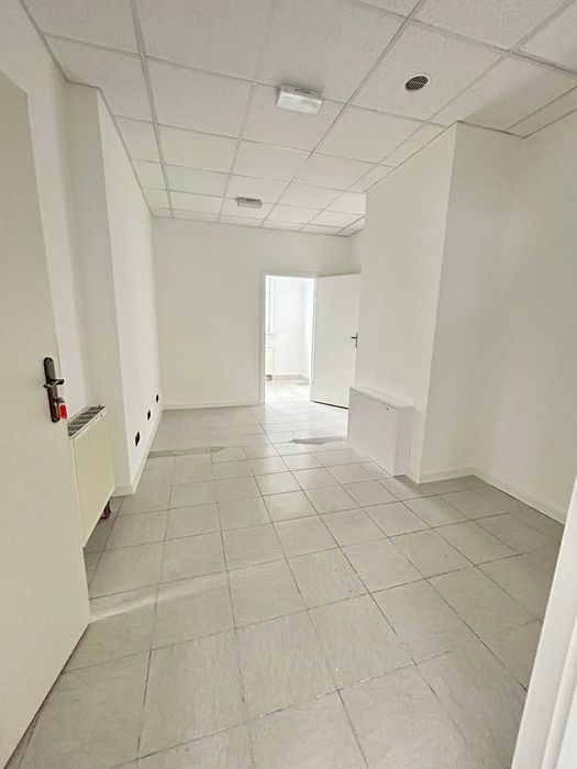 Wynajmę lokal usługowy - 45 m2 Kraków ul. Wielicka