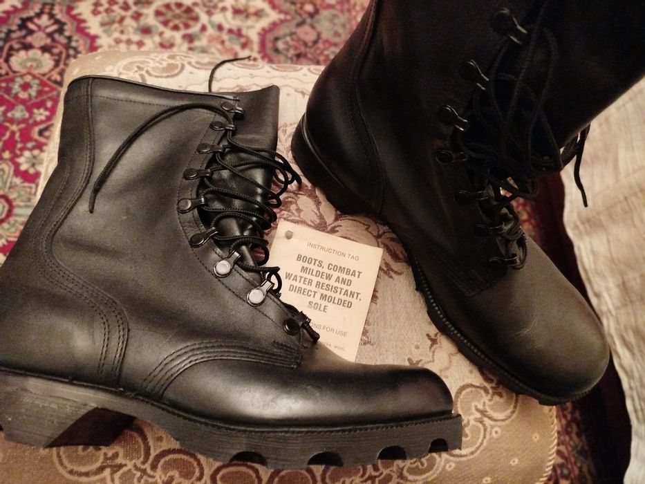 Buty U.S.M.C.( 9 1/2 W). Nowe.Oryginalne. Kontraktowe.