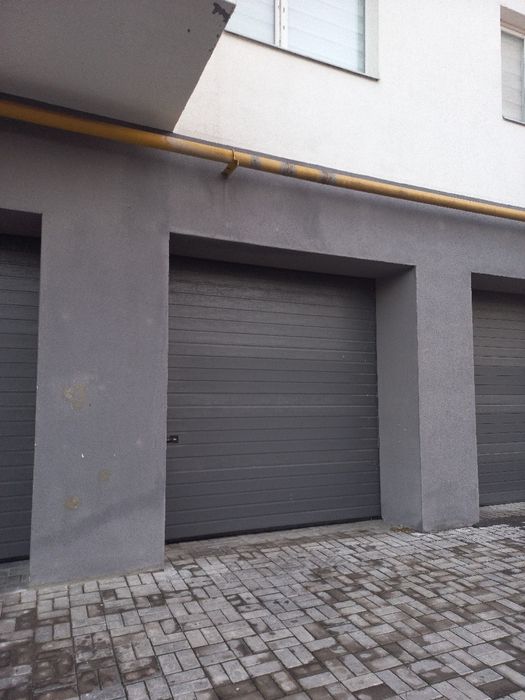 Продам гараж в закритому житловому комплексі з охороною та відеонагляд