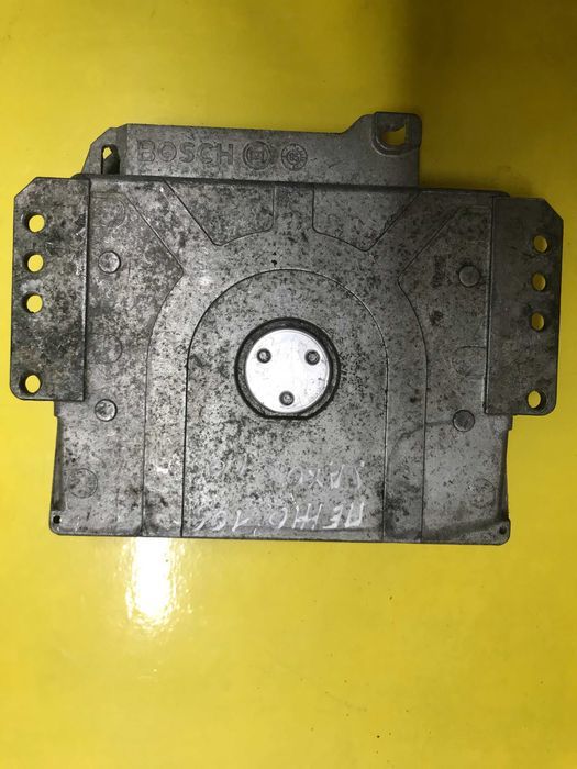 Блок управління двигуном Peugeot 106 0261204051