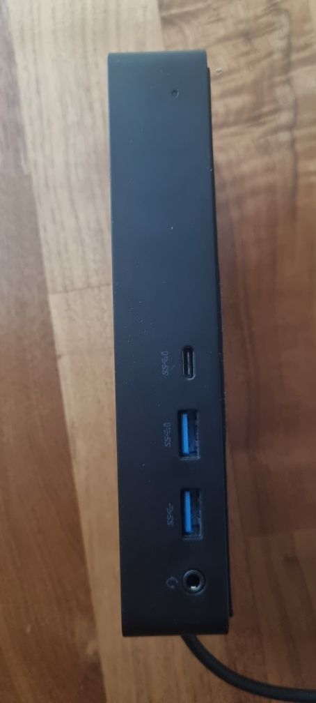 Stacja dokująca Dell D6000 z zasilaczem