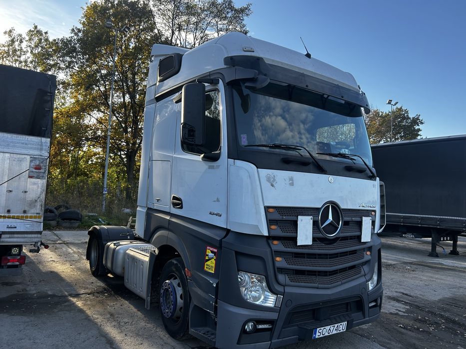 Actros MEGA nowe tacho LOW DECK