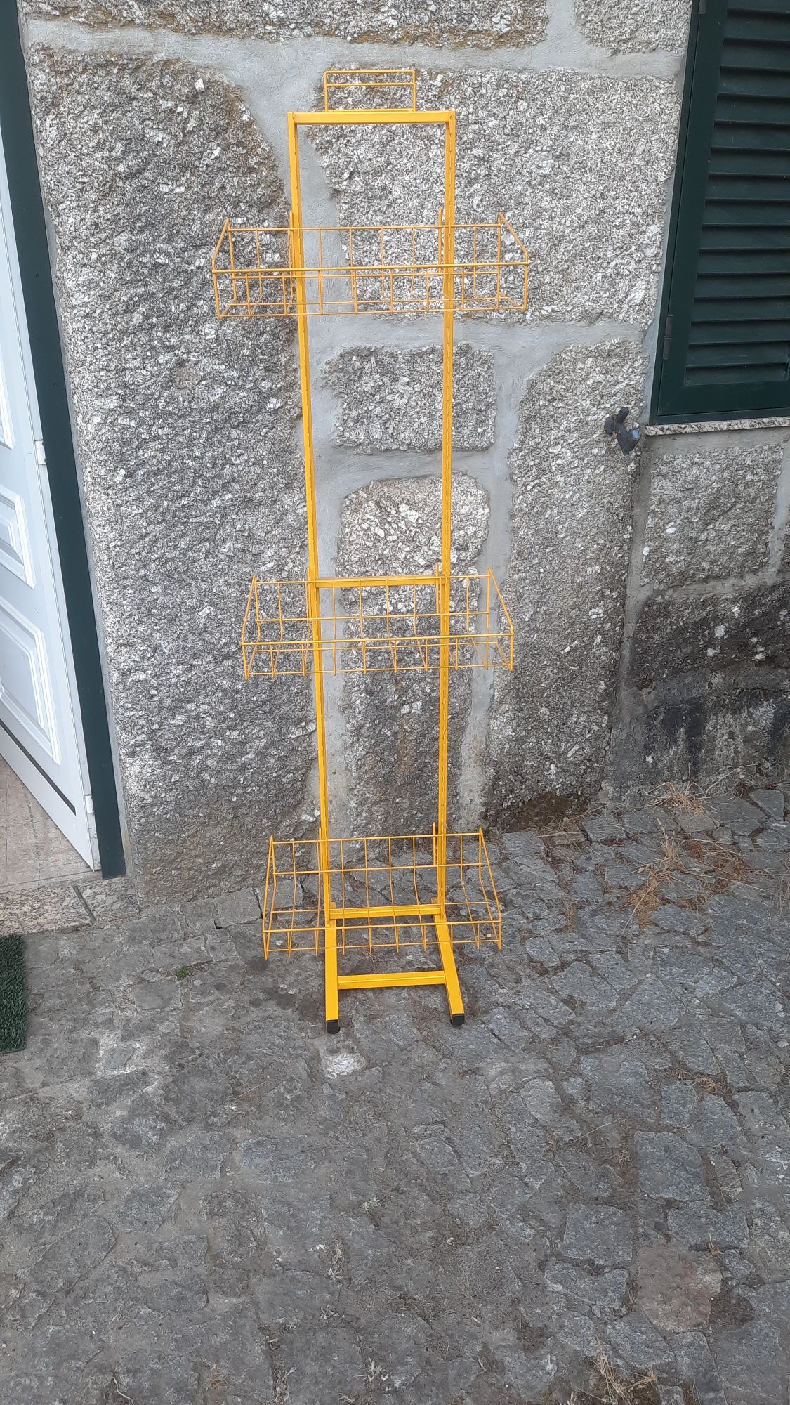 Expositor novo, Em Travassós-Fafe
