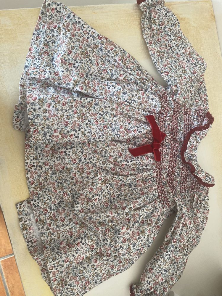 Vestido e tapa fraldas bebé 8 meses Valentina. Portes excluídos