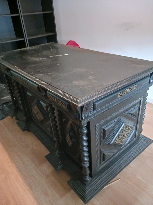 Vende-se Móvel e secretária em pau santo
