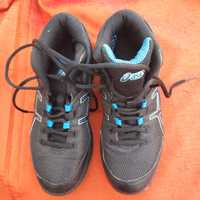 Sapatilhas Asics tamanho 39