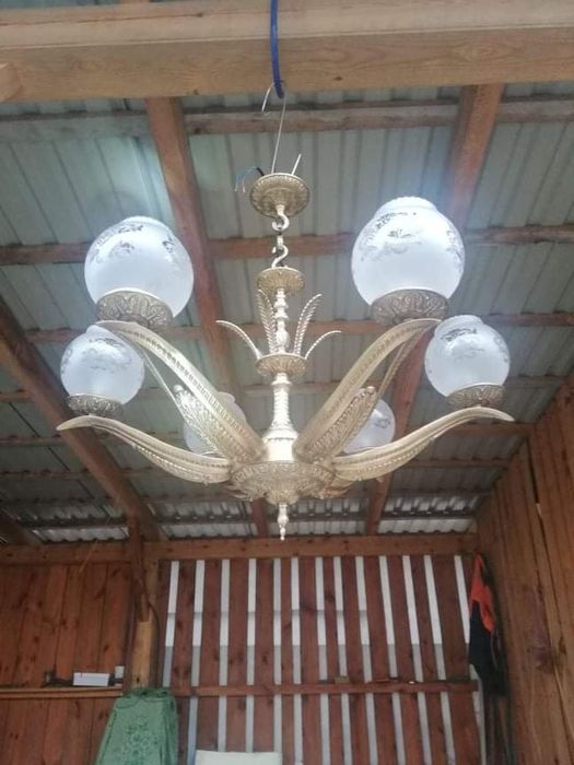 Żyrandol z mosiądzu