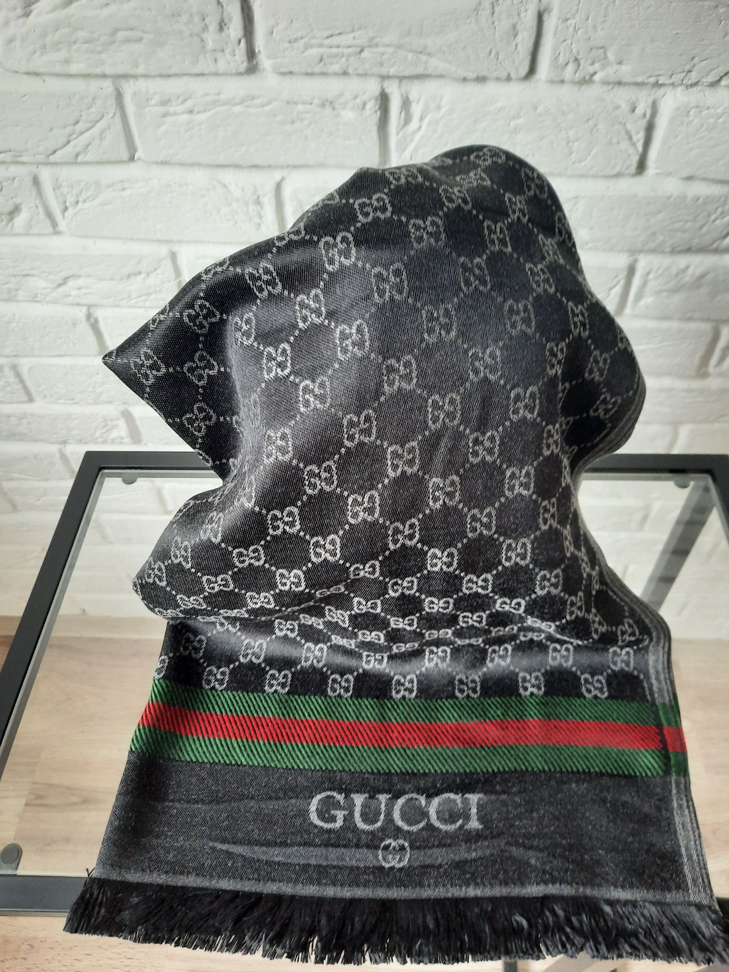 Szalik chusta Gucci nowy.