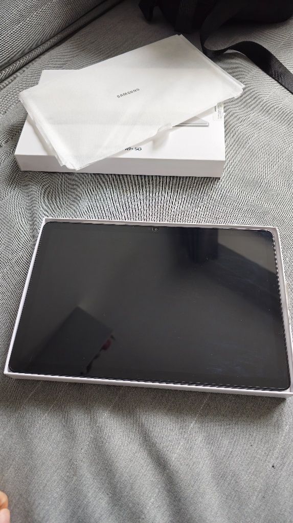 Tablet SAMSUNG Galaxy Tab A9+ 11" 8/128 GB 5G Wi-Fi Srebrny