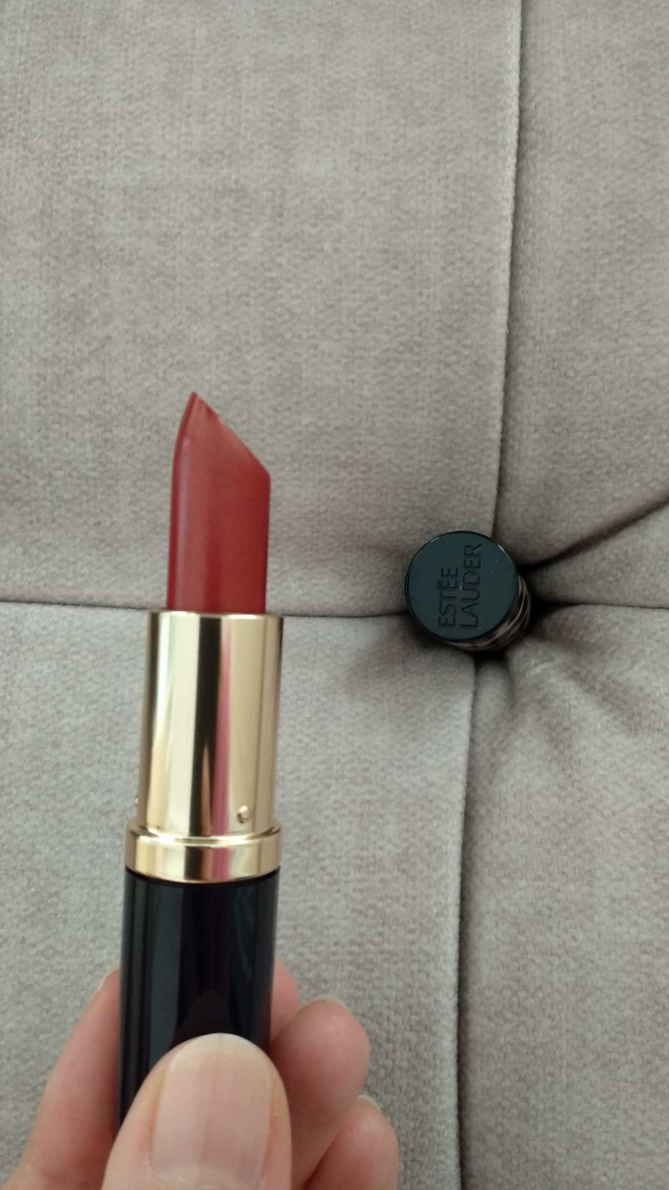 Помада estee lauder pure color envy hi-lustre light sculpting lipstick