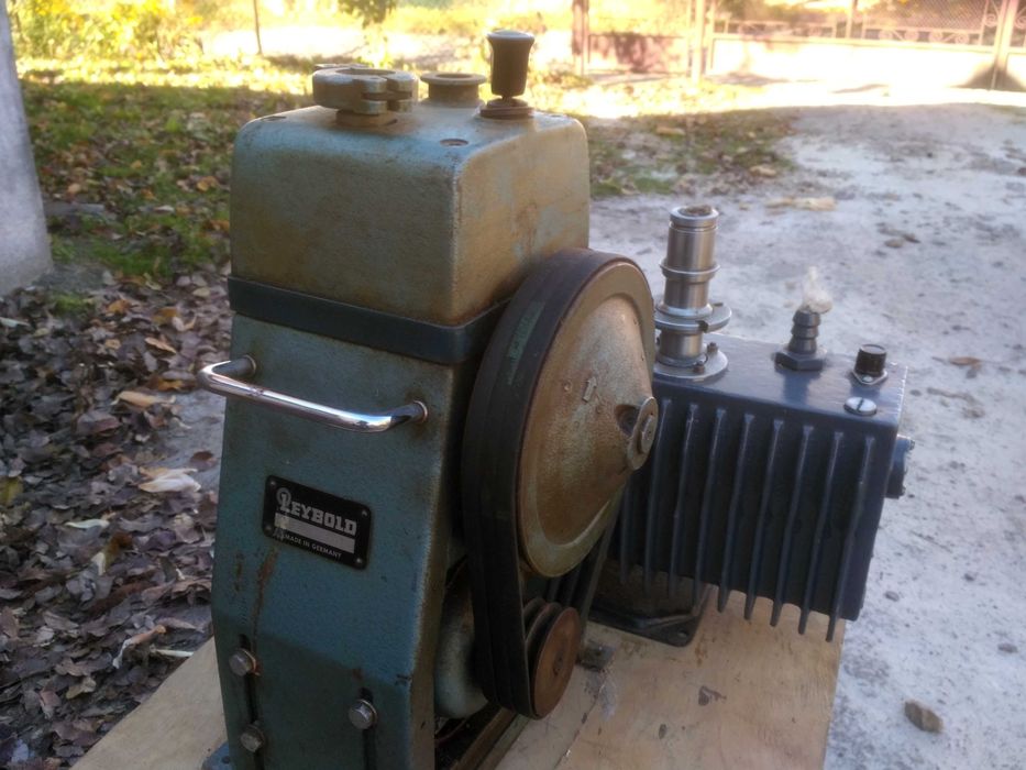 Вакуумний насос різних виробників