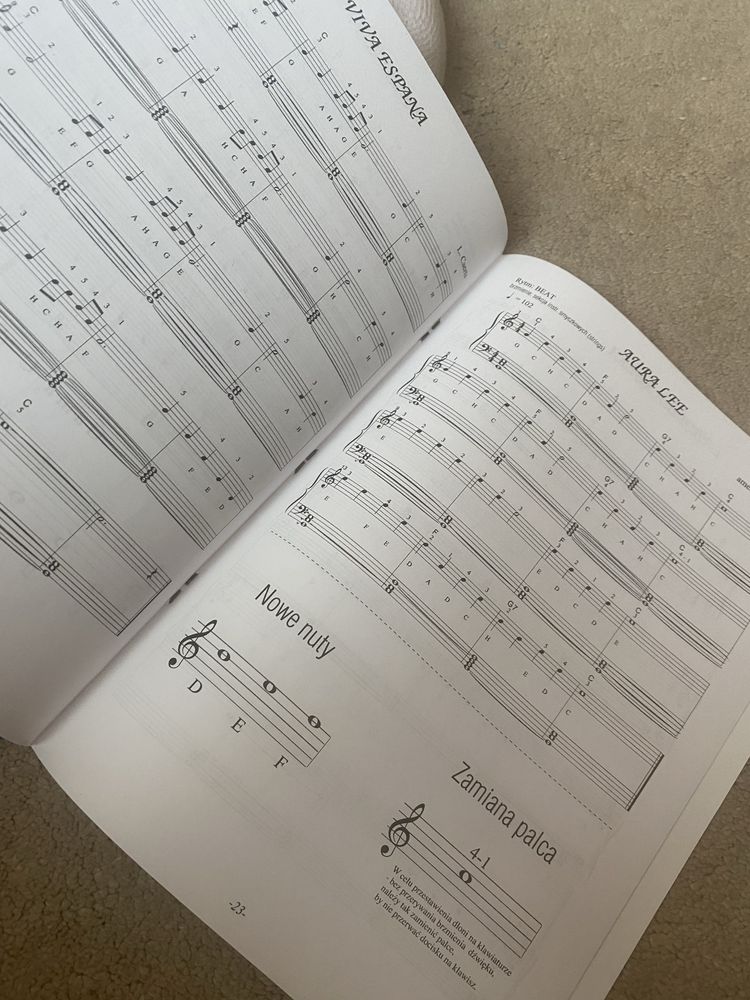 Szkoła muzyczna Casio podręcznik do nauki gry na keyboardach