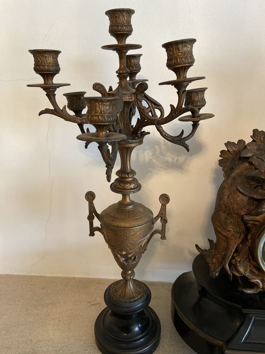 Relógio + 2 Castiçais Liga de Zinco Estilo Francês