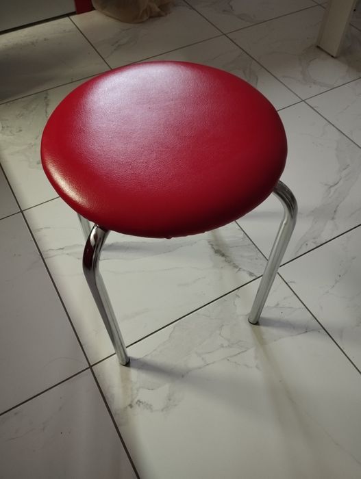 Продам табуретки