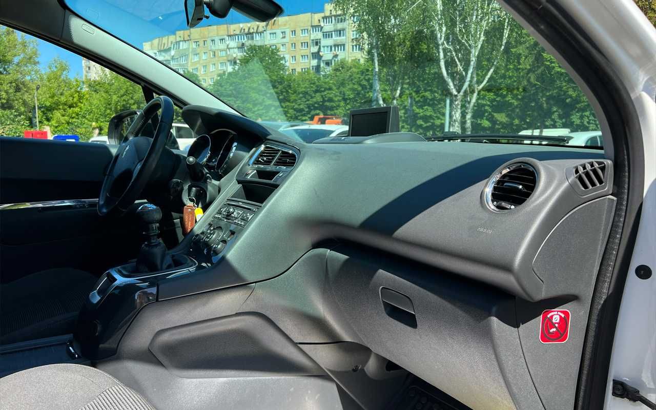 Peugeot 5008 2012
