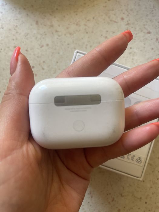 AirPods 2 оригиальный футляр