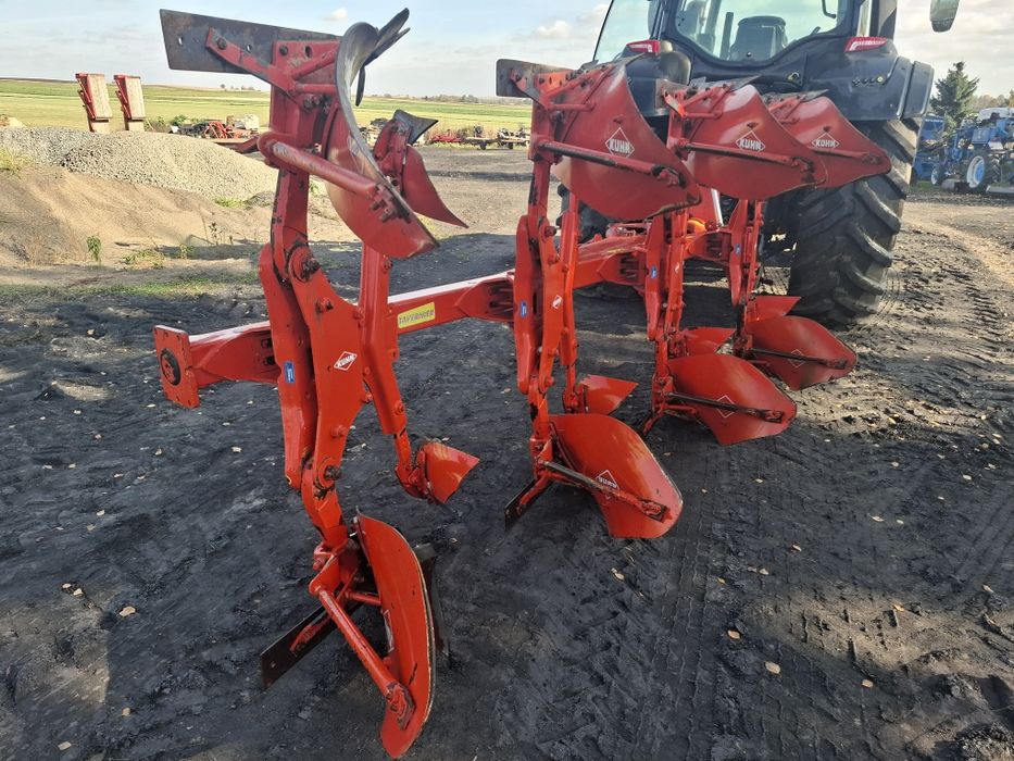 Pług 4 skibowy Kunh Vari Master 122 stan perfekcyjny