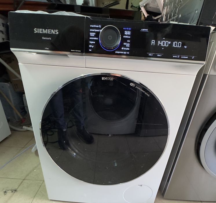Máquina de Lavar Roupa iQ700 WG54B2A1ES Dos, de 10 kg e de 1400 rpm