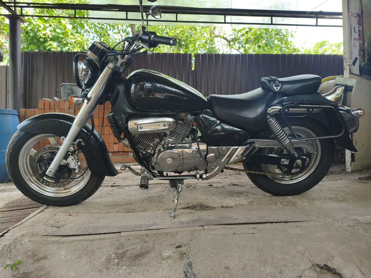 Чоппер, круизер Hyosung GV250 Aquila, вешка