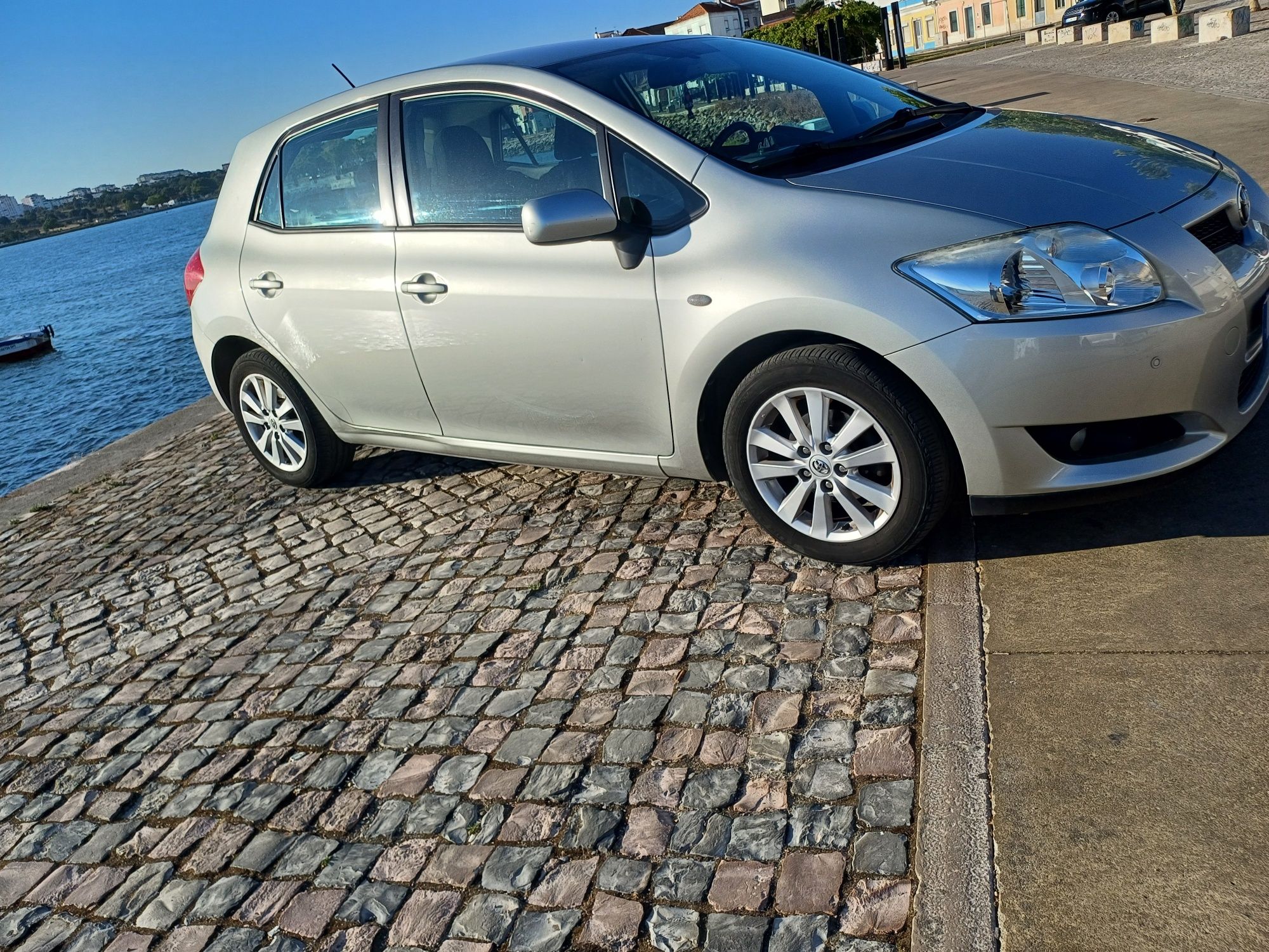 Toyota Auris 1.4 d4d 90 cavalos Automático