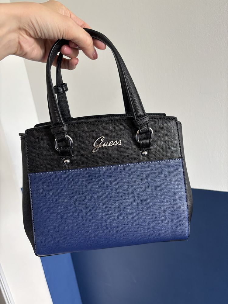 Piękna i elegancka torebka marki Guess