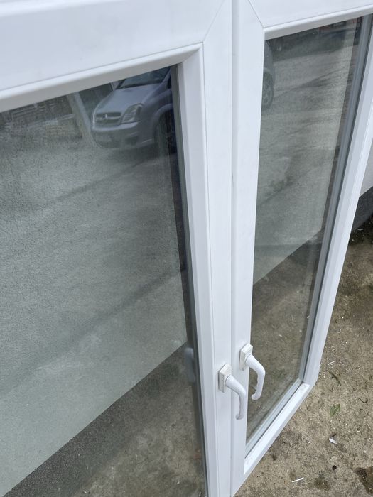 Okno okna dwuskrzydłowe brąz