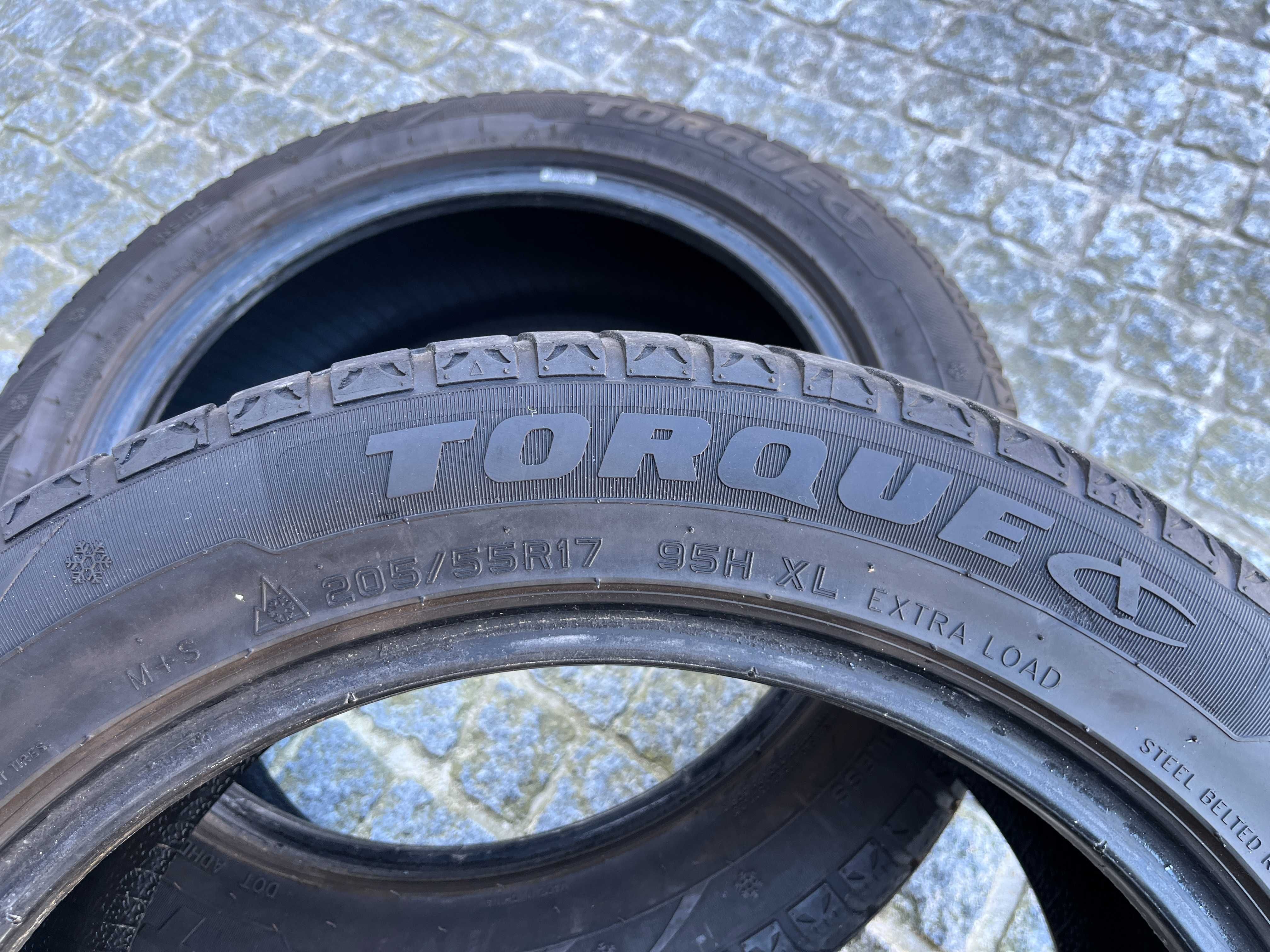 4 pneus de inverno (205/55R17) + 1 pneu de verão (195/55R16) +suplente