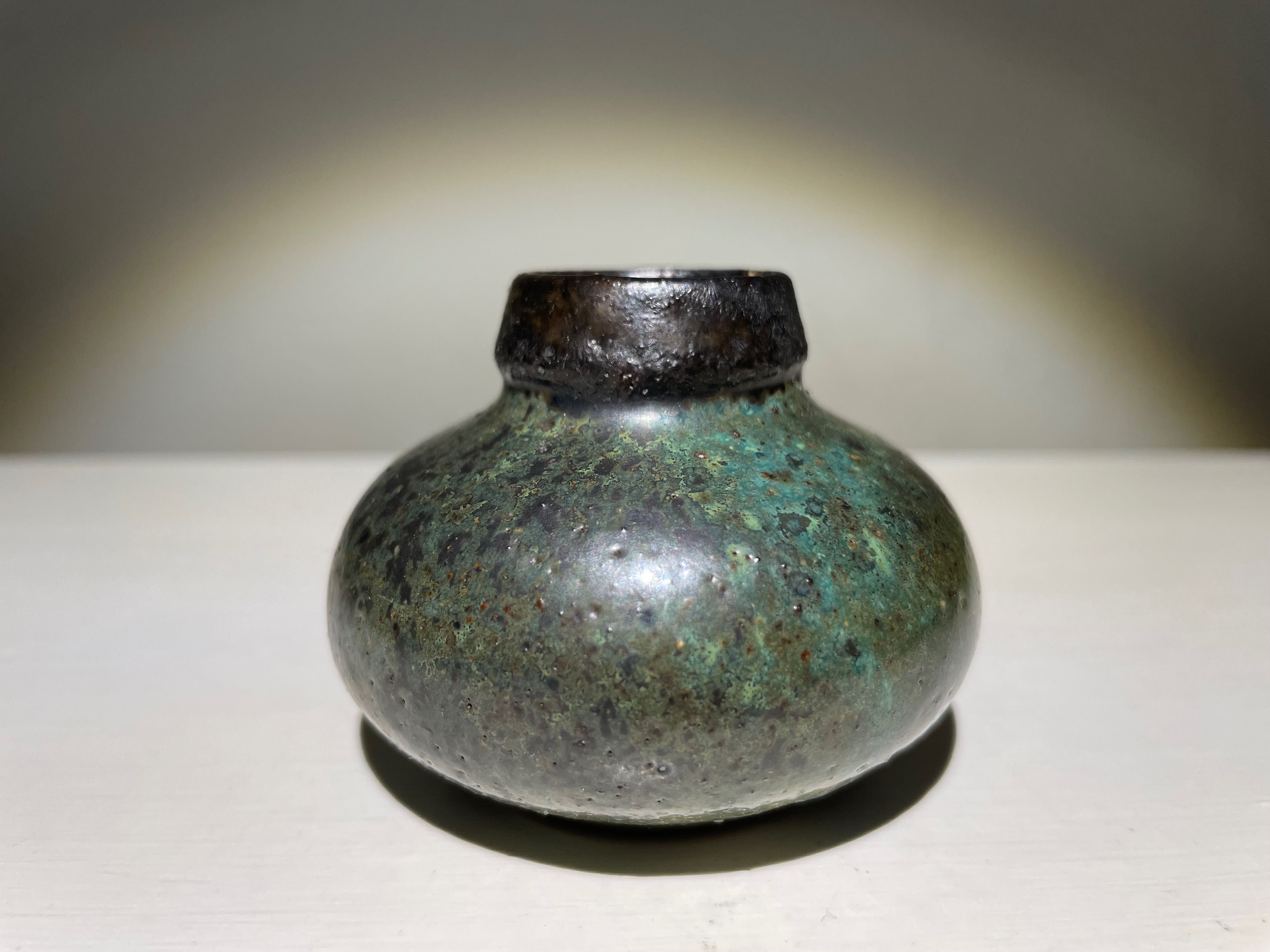 Mały, ceramiczny wazon. Stara ceramika