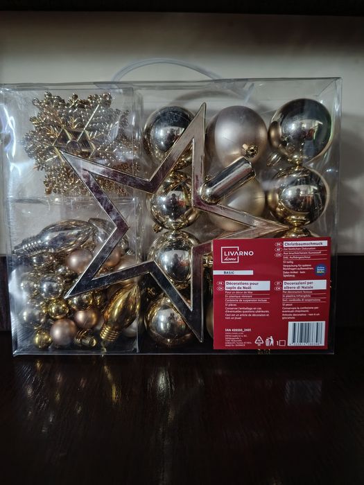 Новорічні ялинкові іграшки з верхівкою зіркою