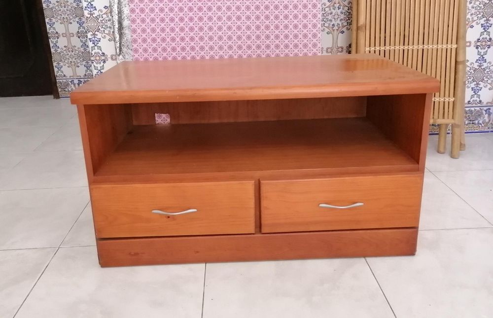 Vendo Móvel de TV e Móvel com porta de vidro