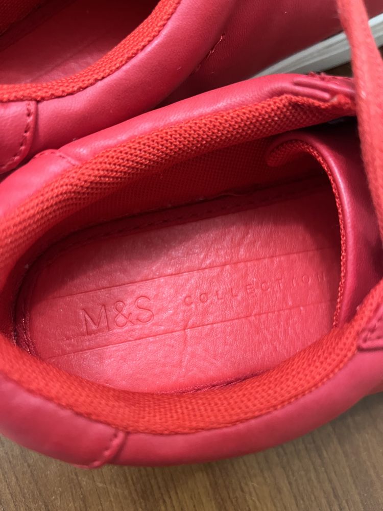 Кеди, мокасини, туфлі нові M&S