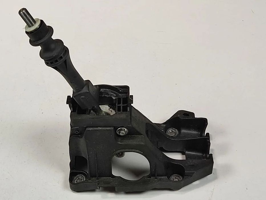 TOYOTA YARIS 1.5i Man 19-24r Lewarek Wybierak Zmiany Biegów