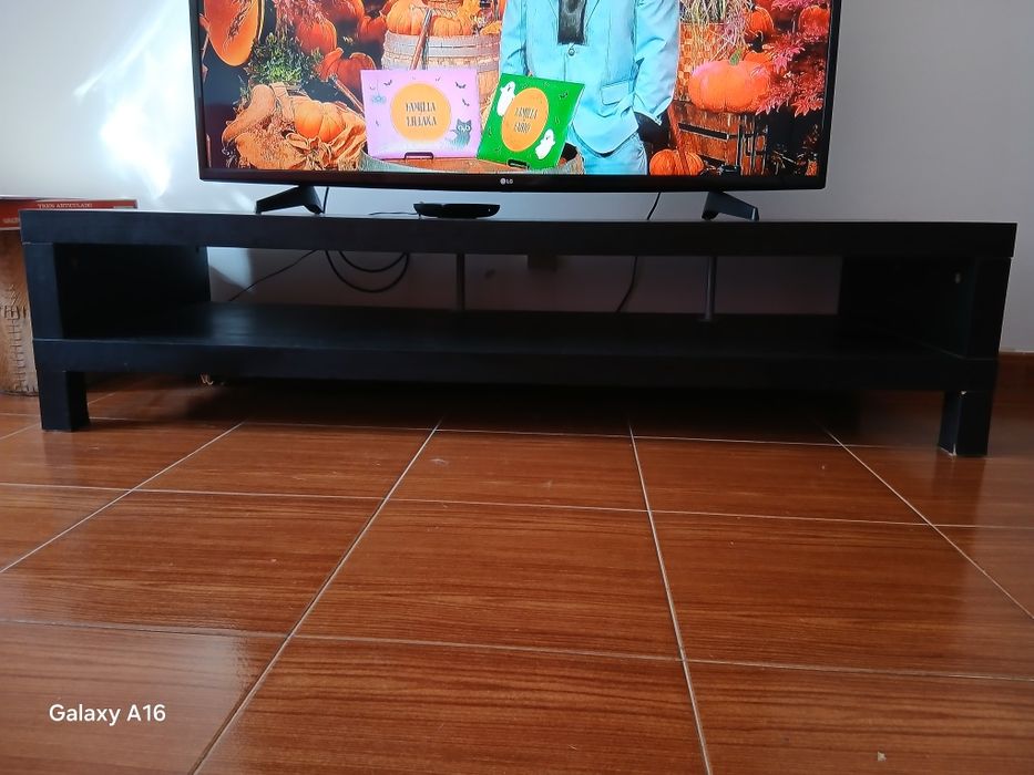 Aparador/ Mesa de apoio Tv