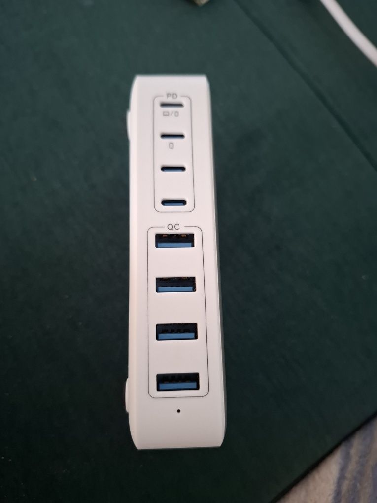 Ładowarka USB C 200W, 4 porty usb-c i 4 USB