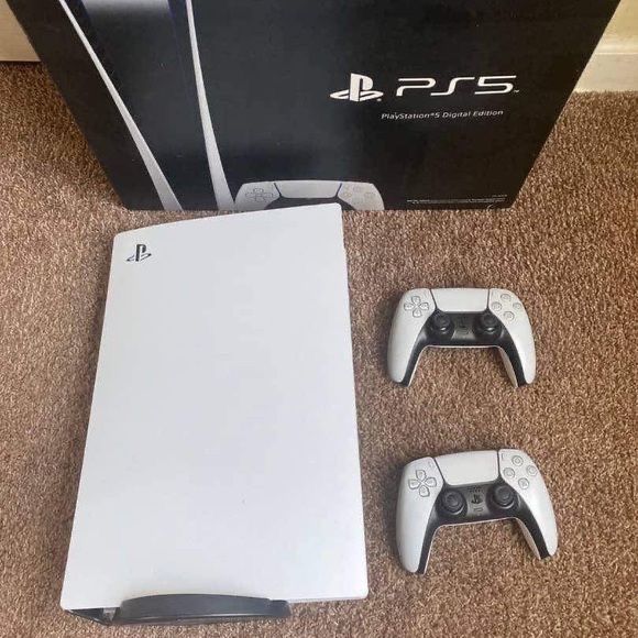 PlayStation 5 Digital Edition C/2 Comandos