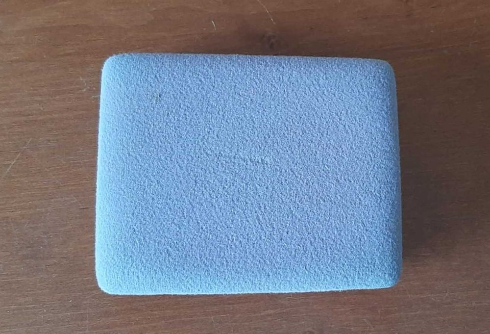 Pudełko welurowe prezentowe zamykane na biżuterię / naszyjnik / kolię