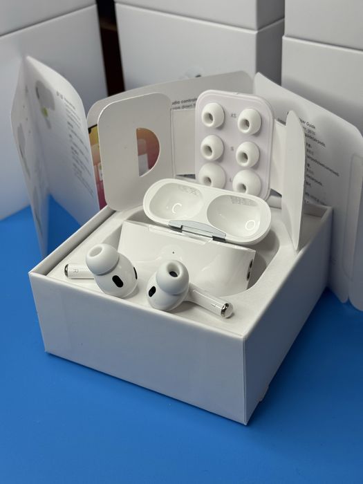 Навушники Apple AirPods Pro 2 Generation з активним шумопоглинанням