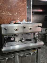 Máquina de café industrial e moinho