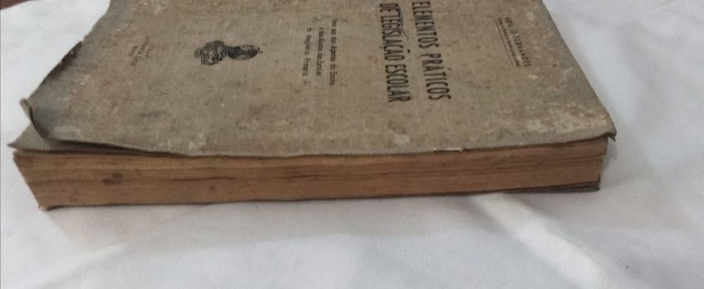Elementos Práticos de Legislação Escolar - 1949