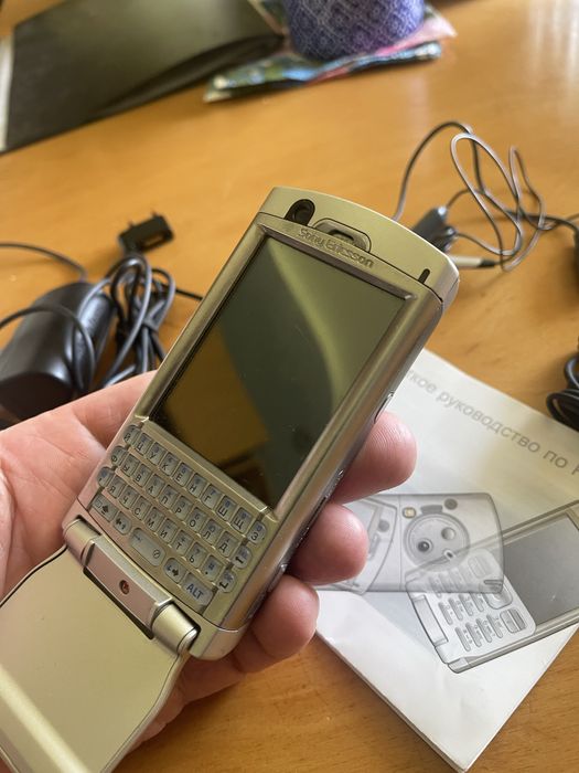 Телефон  Sony Ericsson P990і