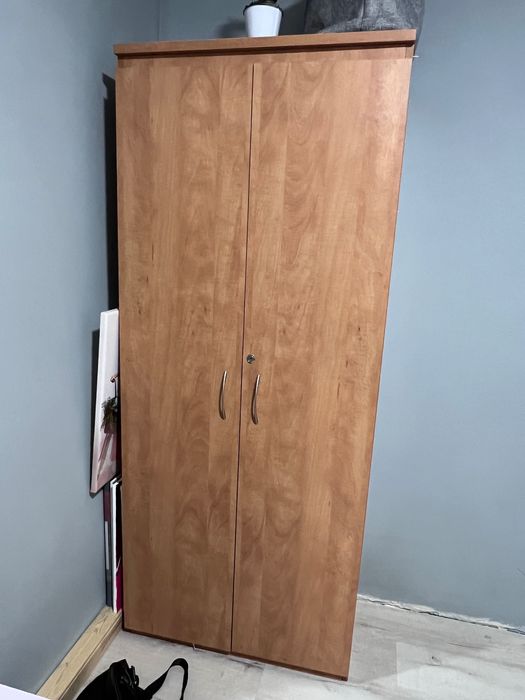 Шафа для офісу, одягу