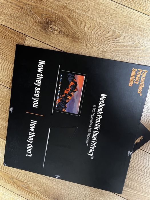 Магнитная защитная пленка-антишпион на MacBook