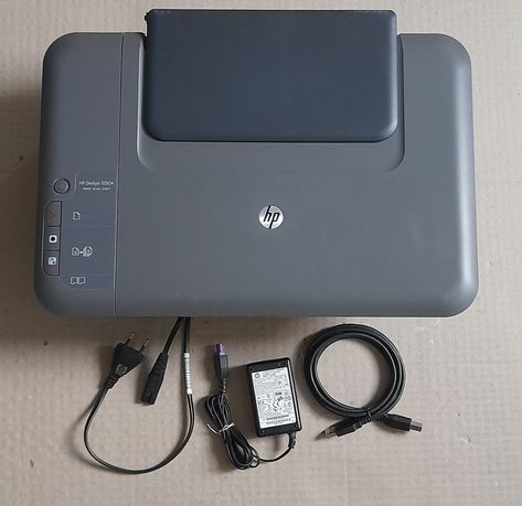 Принтер МФУ HP 1050 с блоком питания.