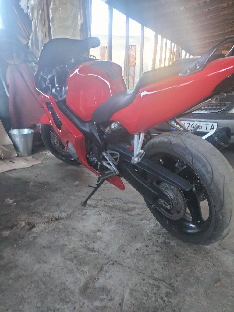 Продам  HONDA CBR 600F