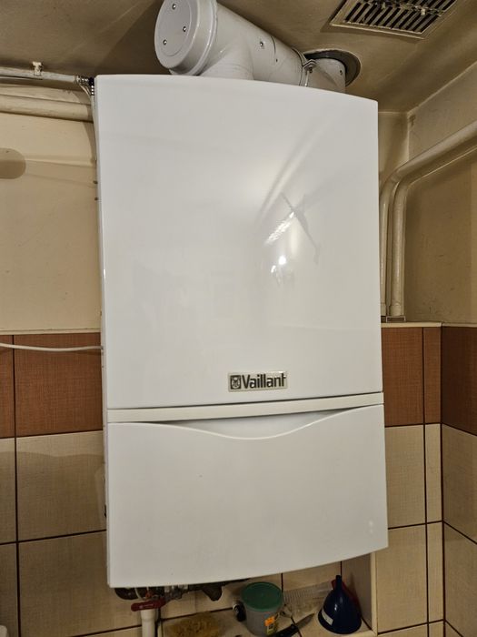 Sprzedam kocioł dwufunkcyjny Vaillant  ecotec plus VCW PL 296 3-5 R3