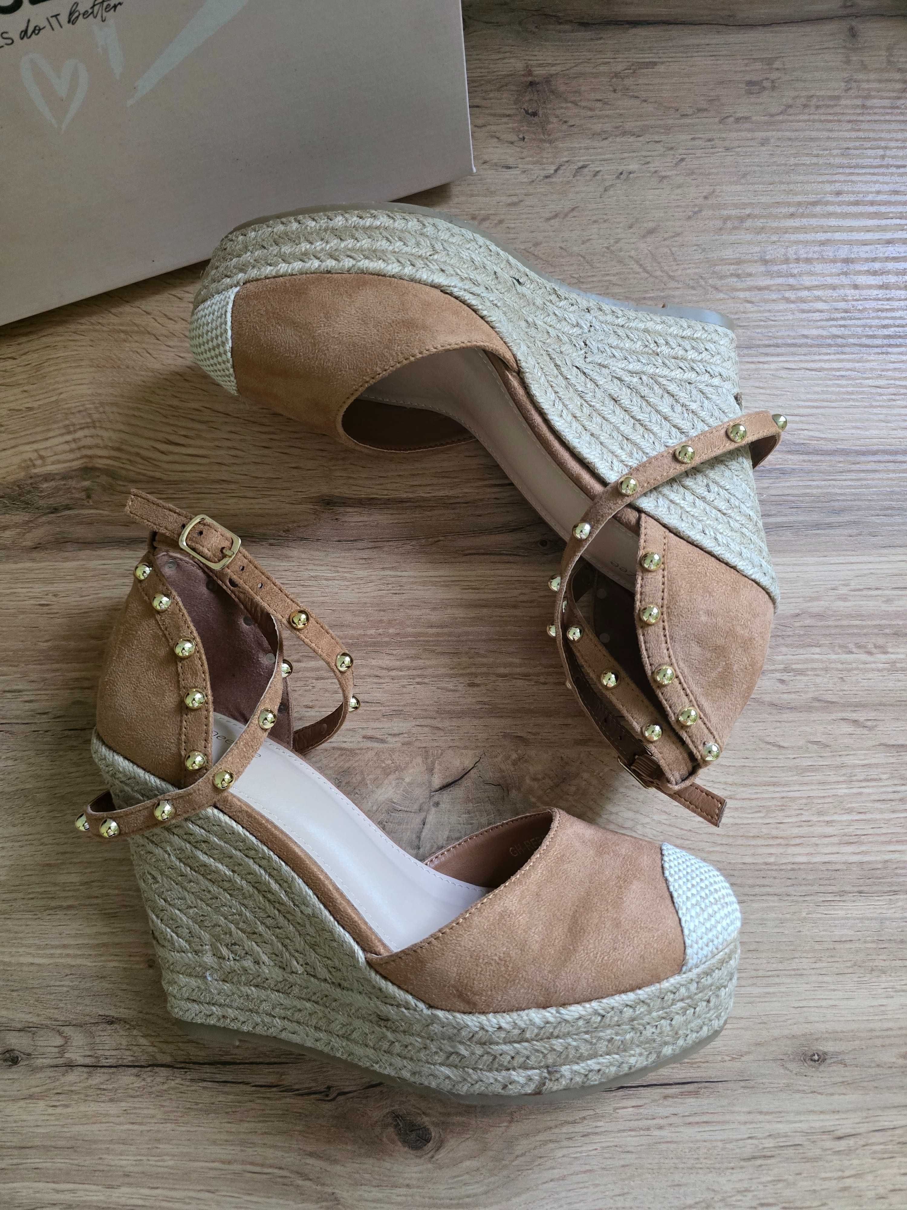 Espadryle | Buty na koturnie | CCC | DeeZee