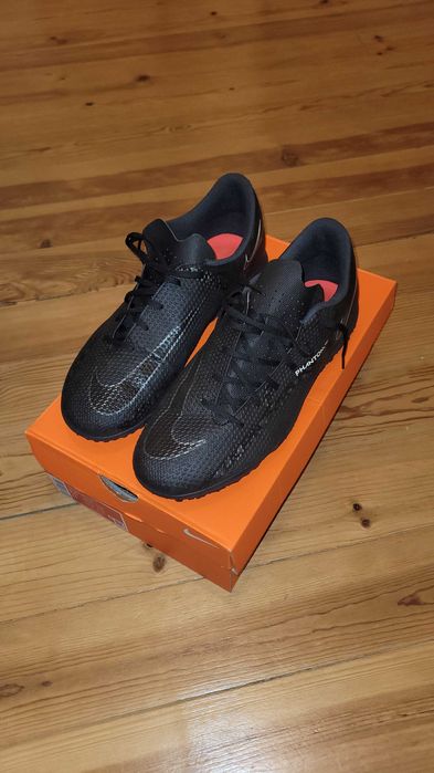 Chuteira Nike Phantom GT2 Club TF - society - EUR 43