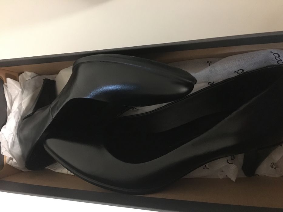 Sapatos Ecco preto salto NOVOS